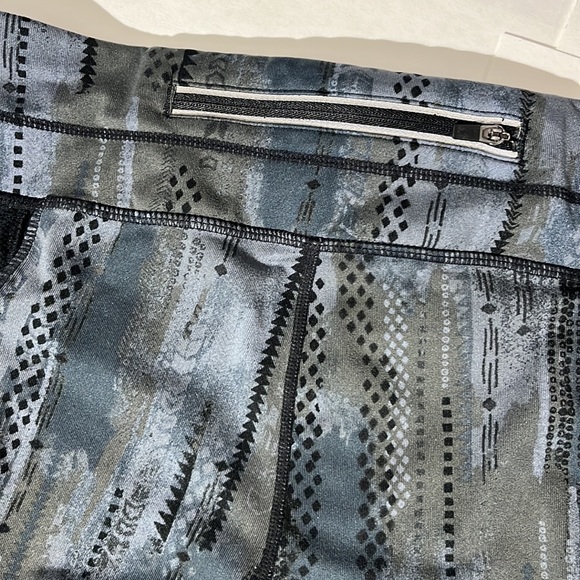 Womens Athleta Shorts Size Small Petite SP gray leggings - Picture 4 of 7